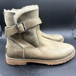 UGG Romely Buckle Boot Burnt Olive Green size 8 Women’s